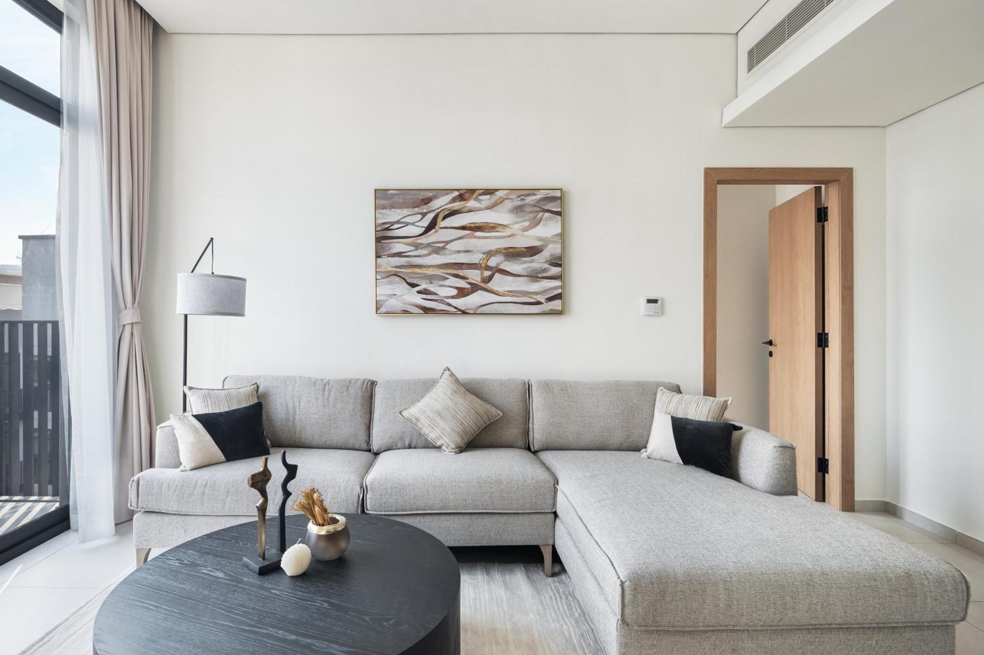 Luxurious & Cosy 1 Bdr, Pool View, 1 Queen Bed Dubai